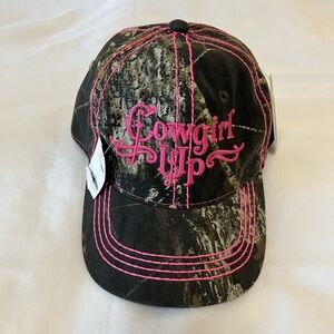 NWT Mossy Oak ‘Cowgirl Up’ Camouflage Hat